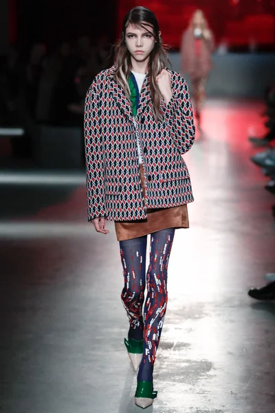 Look 7